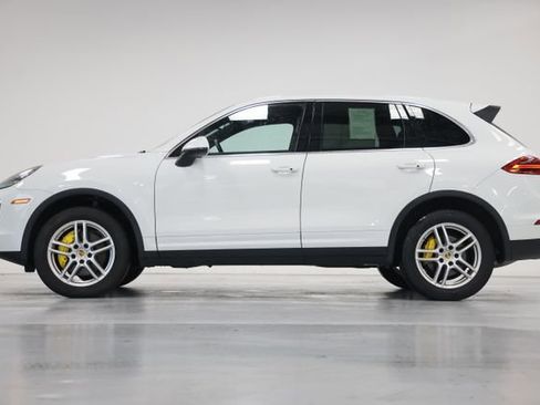 Used 2016 Porsche Cayenne AWD/4WD image 9