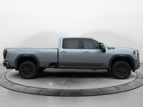 Used 2024 GMC Sierra 2500 AT4 w/ AT4 Premium Plus Package AWD/4WD image 2