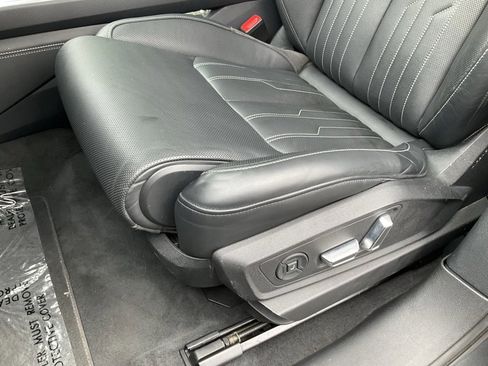 Used 2019 Audi e-tron Prestige w/ Prestige Package image 16