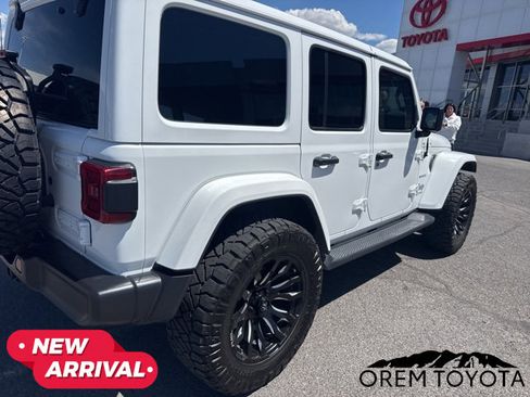Used 2022 Jeep Wrangler Unlimited Sahara w/ Cold Weather Group AWD/4WD image 19