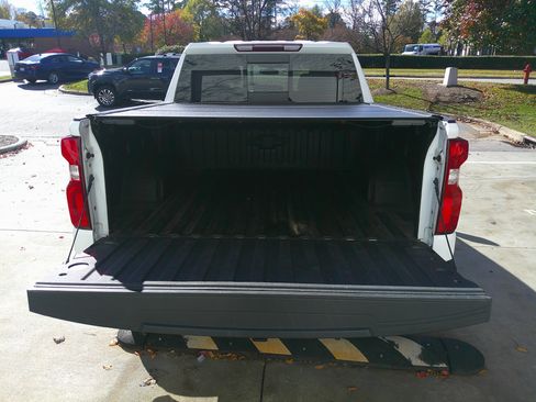 Used 2021 Chevrolet Silverado 1500 LT Trail Boss w/ Convenience Package II image 32