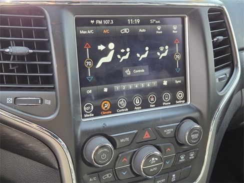 Used 2018 Jeep Grand Cherokee Altitude image 21