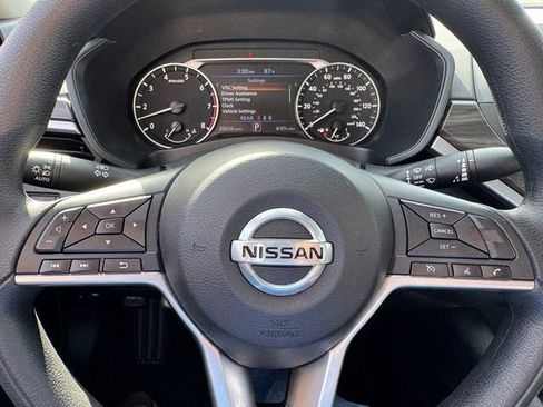 Used 2025 Nissan Altima 2.5 SV image 26