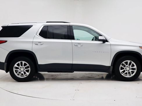 Used 2018 Chevrolet Traverse LT image 2
