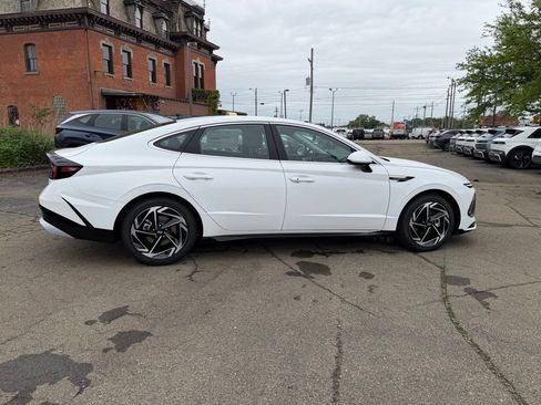 New 2026 Hyundai Sonata SEL FWD image 8