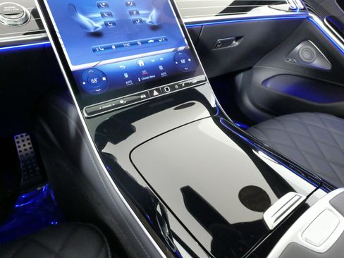 Used 2025 Mercedes-Benz S 580 S 580 4MATIC image 56