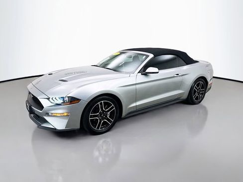 Used 2020 Ford Mustang Premium RWD image 3