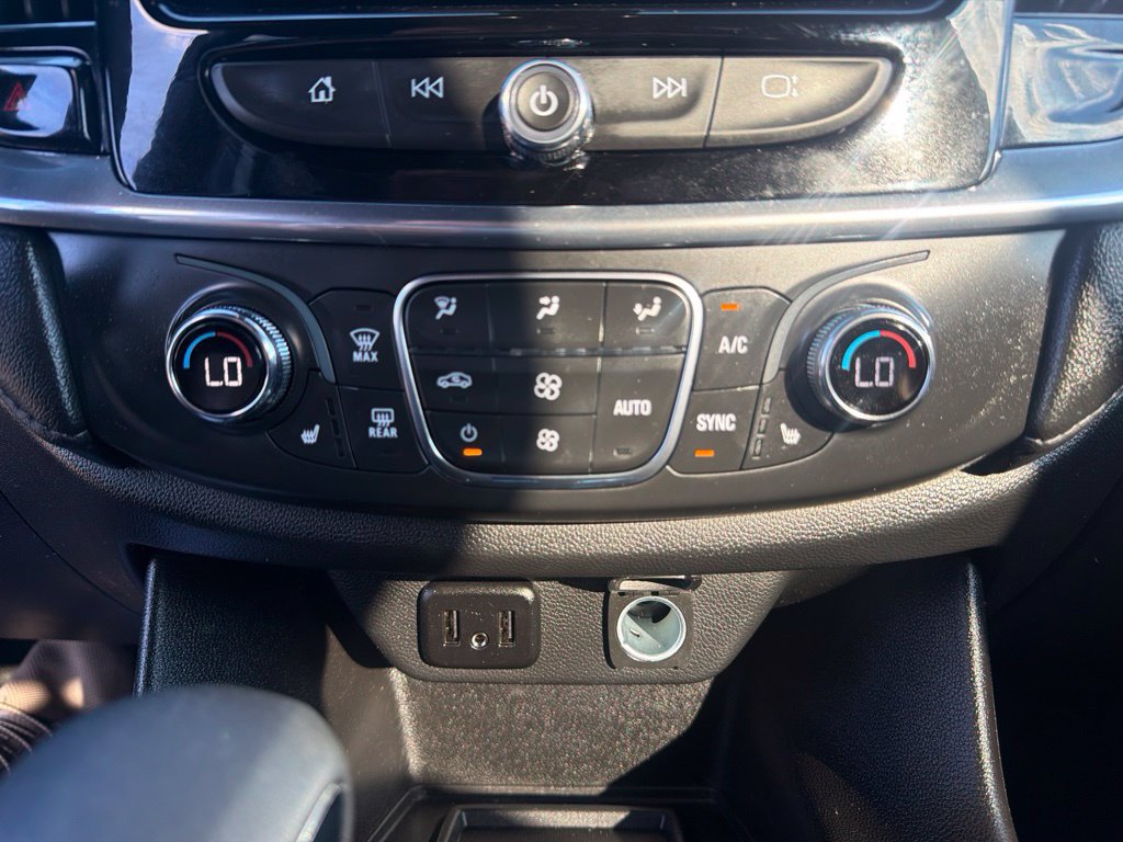 Used 2023 Chevrolet Traverse LT FWD image 25