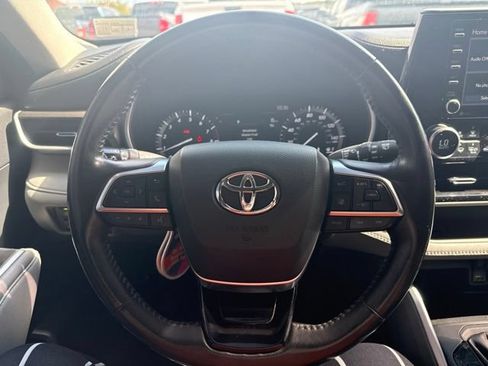 Used 2020 Toyota Highlander XLE w/ Protection Package #3 AWD/4WD image 26