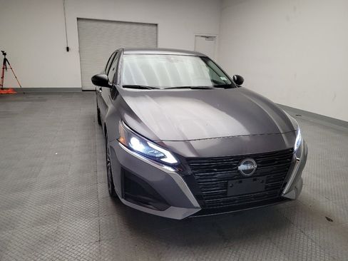 Used 2024 Nissan Altima 2.5 SV image 14