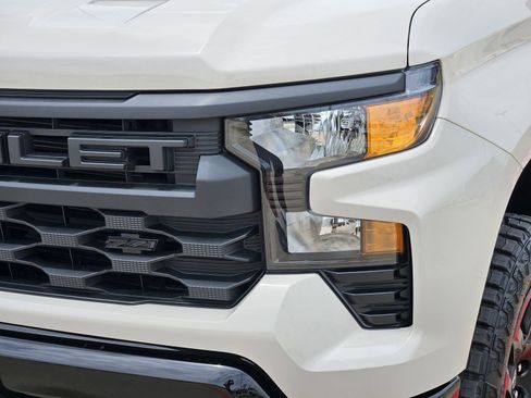 New 2026 Chevrolet Silverado 1500 Custom Trail Boss w/ LPO, Dark Essentials Package AWD/4WD image 11