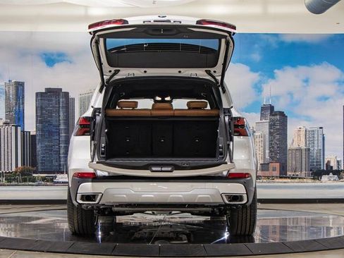 Used 2026 BMW X5 xDrive40i w/ Premium Package image 12