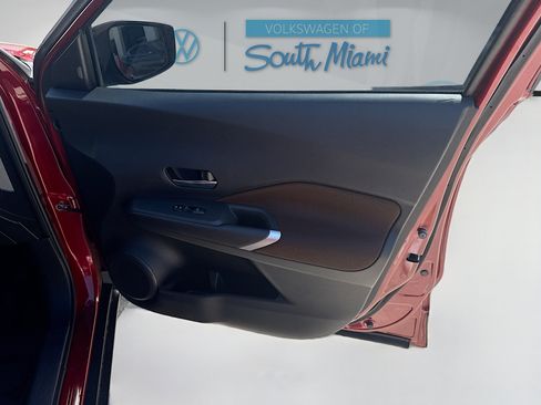 Used 2021 Nissan Kicks SR FWD image 32