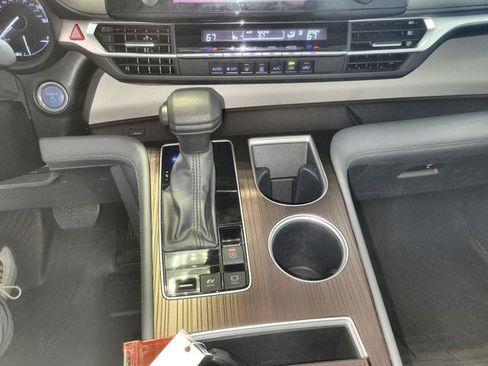 Used 2024 Toyota Sienna LE image 19