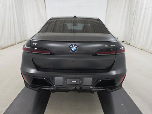 Used 2023 BMW i7 xDrive60 AWD/4WD image 6