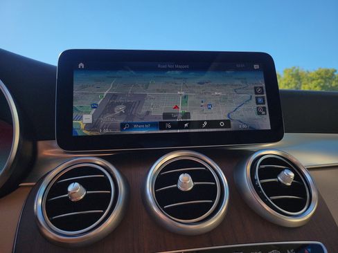 Certified 2020 Mercedes-Benz GLC 300 4MATIC image 32