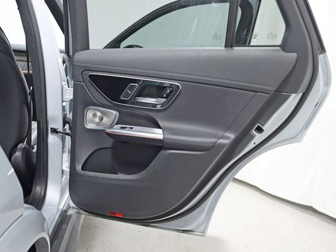 Used 2023 Mercedes-Benz GLC 300 4MATIC w/ Pinnacle Trim Package image 35