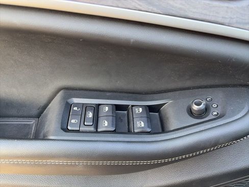 Used 2023 Jeep Grand Cherokee L Limited image 25