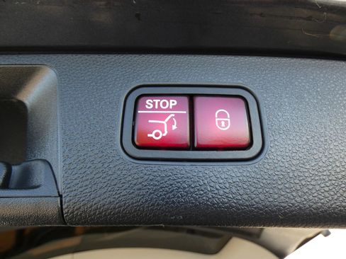 Used 2015 Mercedes-Benz GLK 350 2WD image 22