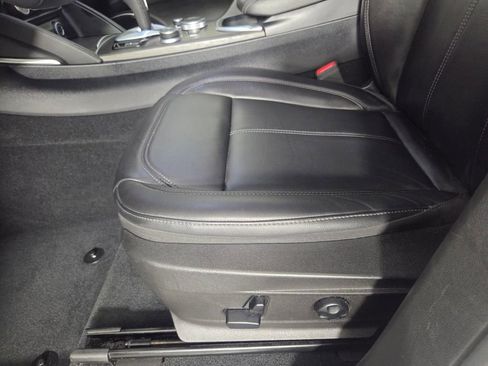 Used 2023 Alfa Romeo Stelvio Ti AWD/4WD image 11