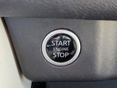 Used 2023 Nissan Rogue SL w/ SL Premium Package image 29