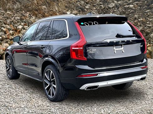 Used 2021 Volvo XC90 T6 Momentum w/ Protection Package Premier AWD/4WD image 11