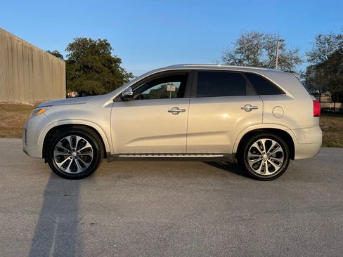 Used 2014 Kia Sorento SX w/ 3rd Row Package image 10