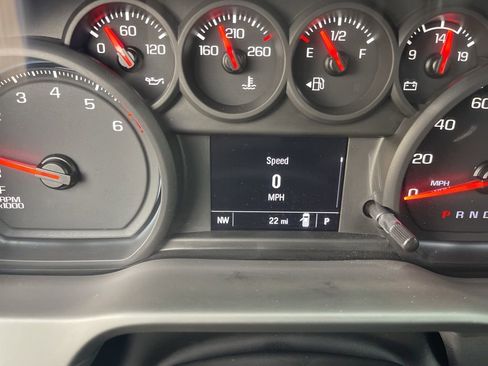 Used 2025 Chevrolet Silverado 1500 Custom image 18