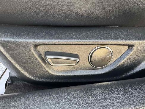 Used 2019 Ford Mustang Premium RWD image 22