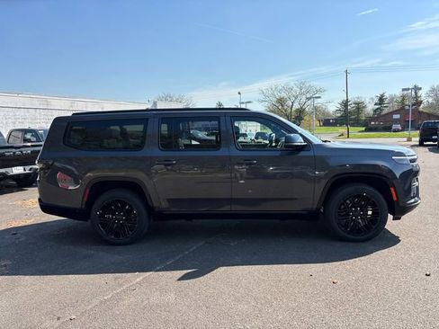 New 2026 Jeep Grand Wagoneer L Limited AWD/4WD image 31
