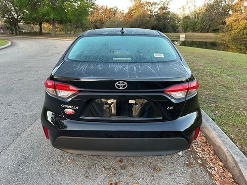 Used 2025 Toyota Corolla LE image 4