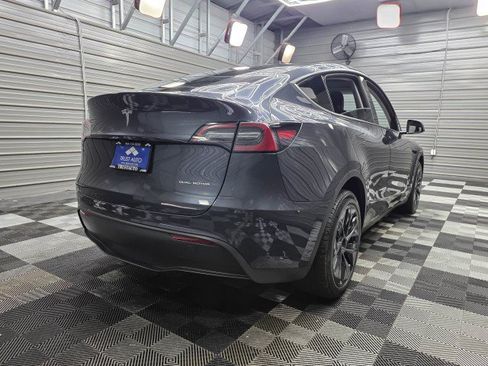Used 2025 Tesla Model Y Long Range AWD/4WD image 4