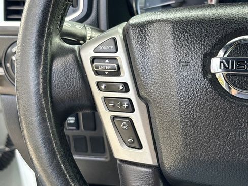Used 2018 Nissan Titan SV w/ SV Convenience Package image 18