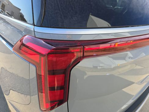 New 2026 Kia Carnival EX image 36