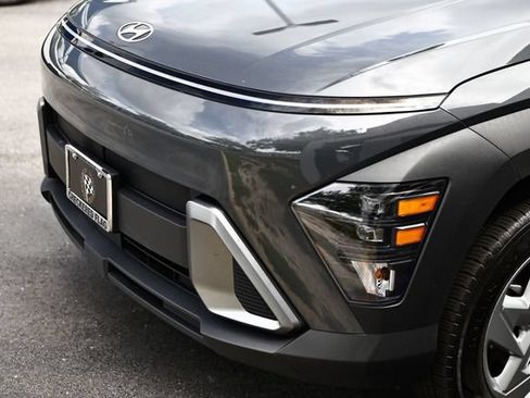 Used 2024 Hyundai Kona SE AWD/4WD image 12
