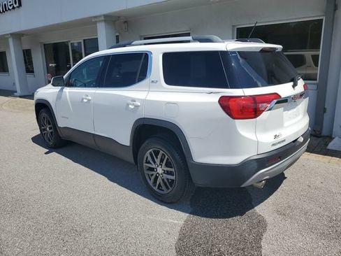 Used 2019 GMC Acadia SLT FWD image 2