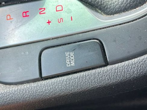 Used 2020 Kia Forte LXS FWD image 25