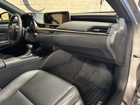 Used 2021 Lexus ES 250 image 21