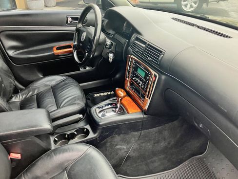 Used 2003 Volkswagen Passat W8 image 18