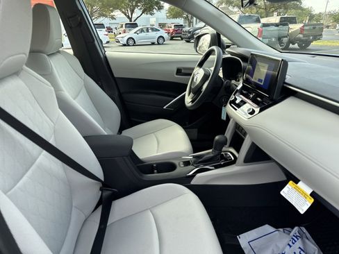 New 2025 Toyota Corolla Cross L image 31