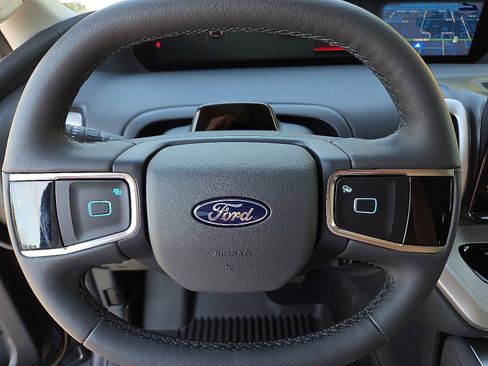 New 2025 Ford Expedition Active image 24