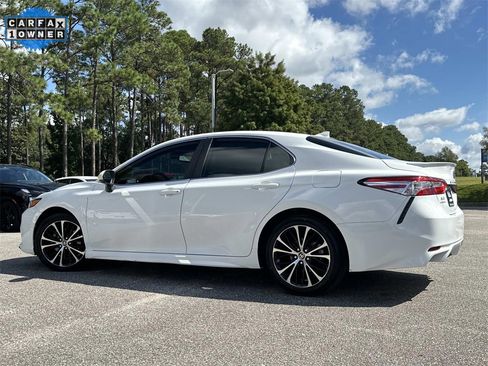 Used 2020 Toyota Camry SE image 4