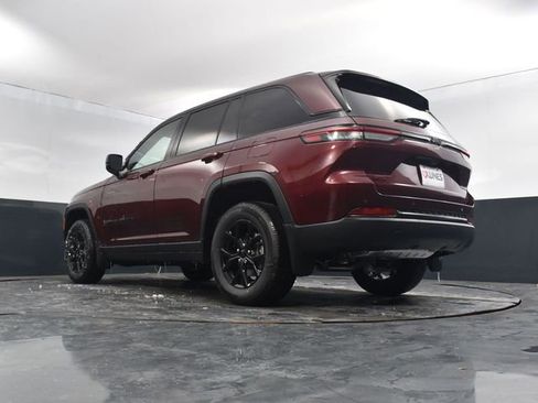 New 2025 Jeep Grand Cherokee Altitude w/ Trailer Tow Package image 51