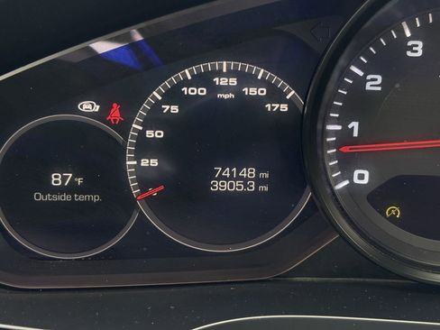 Used 2020 Porsche Cayenne image 15