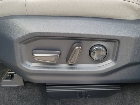 New 2026 Toyota Tundra Limited AWD/4WD image 16