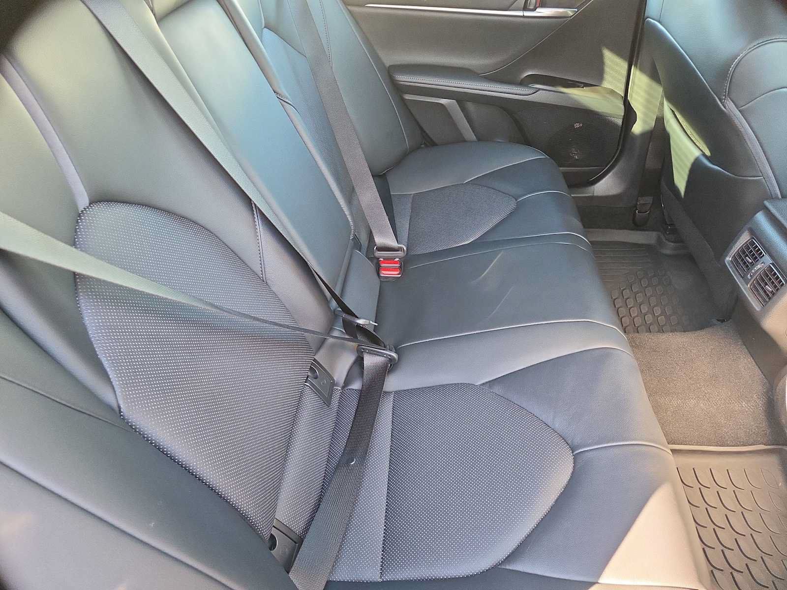 Used 2023 Toyota Camry XLE FWD image 19