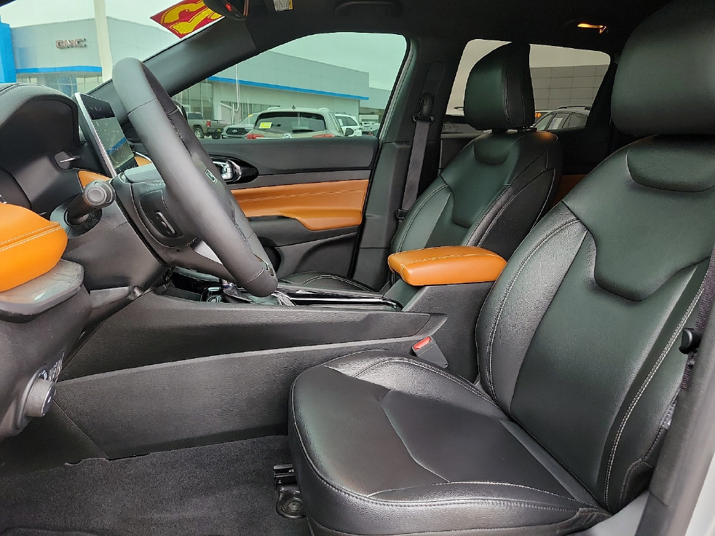 Used 2025 Jeep Compass Limited AWD/4WD image 23