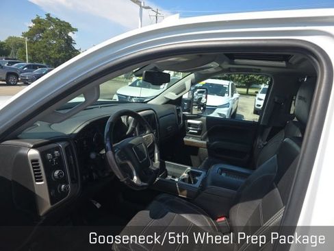 Used 2019 GMC Sierra 2500 Denali w/ Duramax Plus Package AWD/4WD image 11