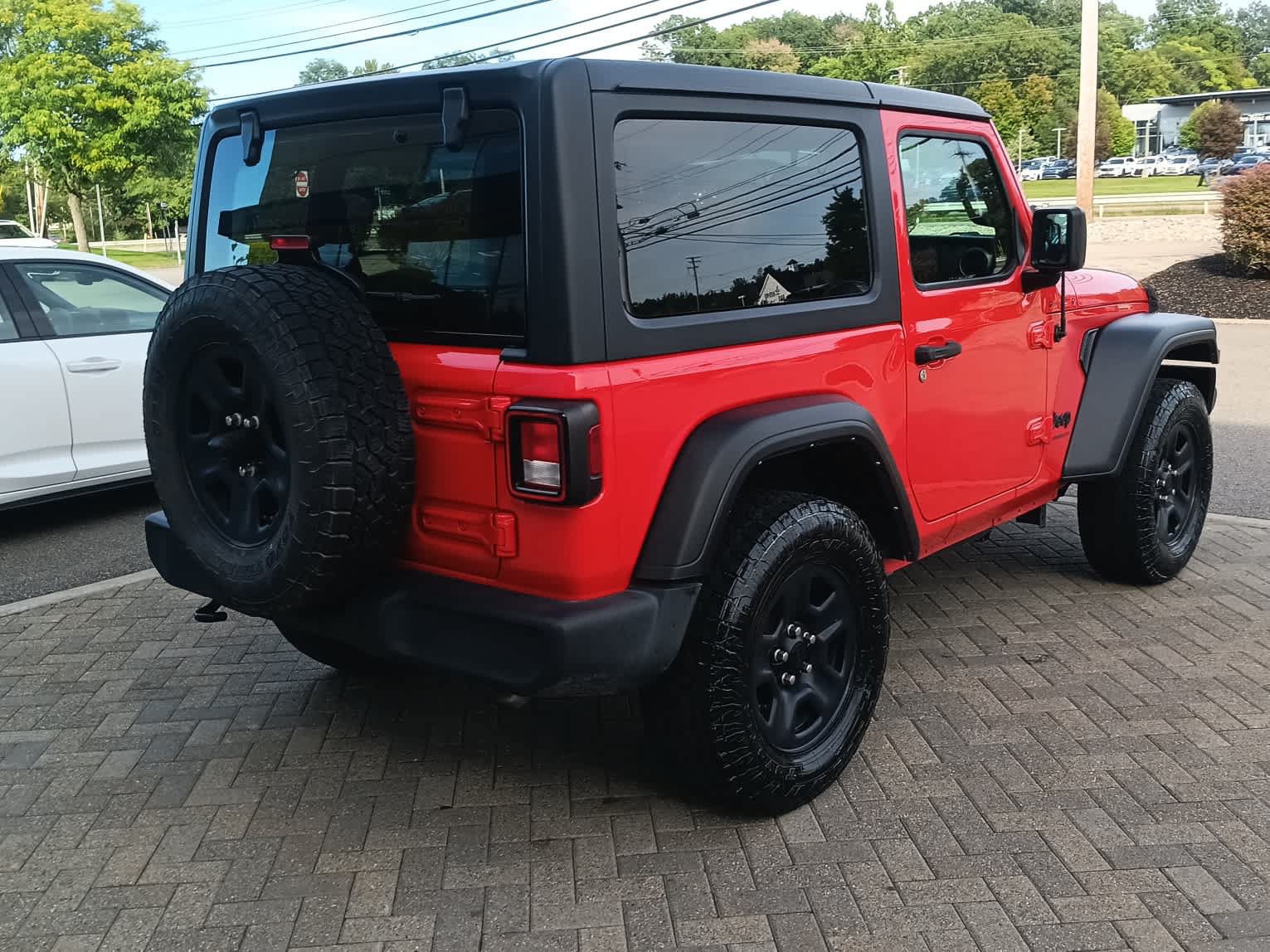 Used 2023 Jeep Wrangler Sport AWD/4WD image 5
