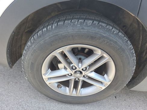 Used 2017 Hyundai Santa Fe Sport AWD/4WD image 3